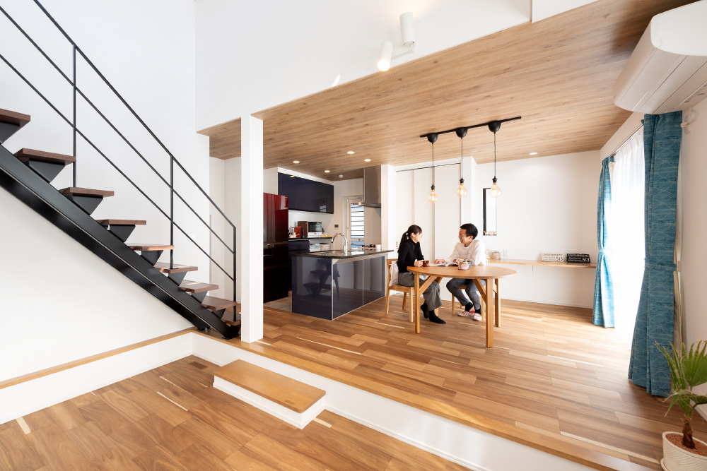 リビング階段・ダウンフロア・リビング・ダイニング・キッチン
