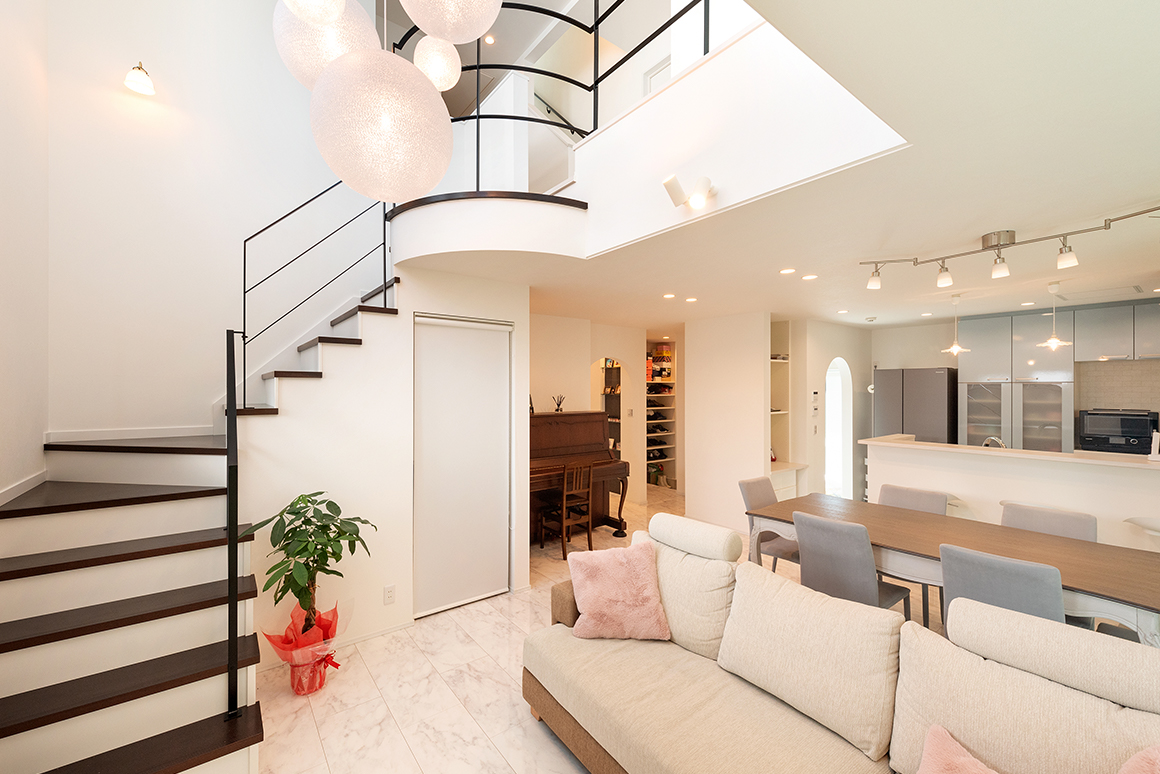 リビング・ダイニング・キッチン・リビング階段