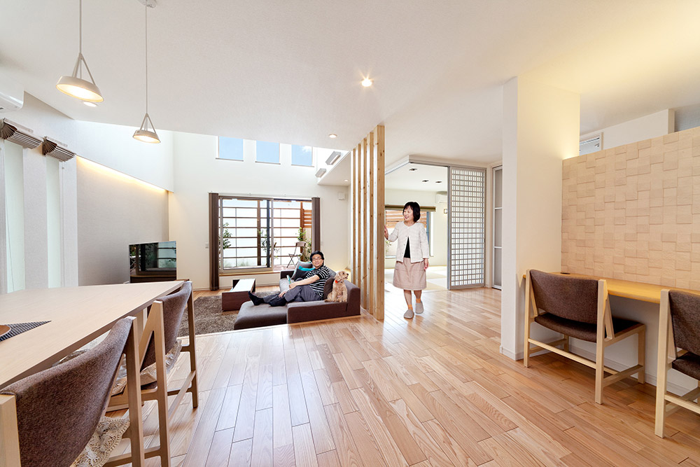 リビング・ダウンフロア・吹抜け